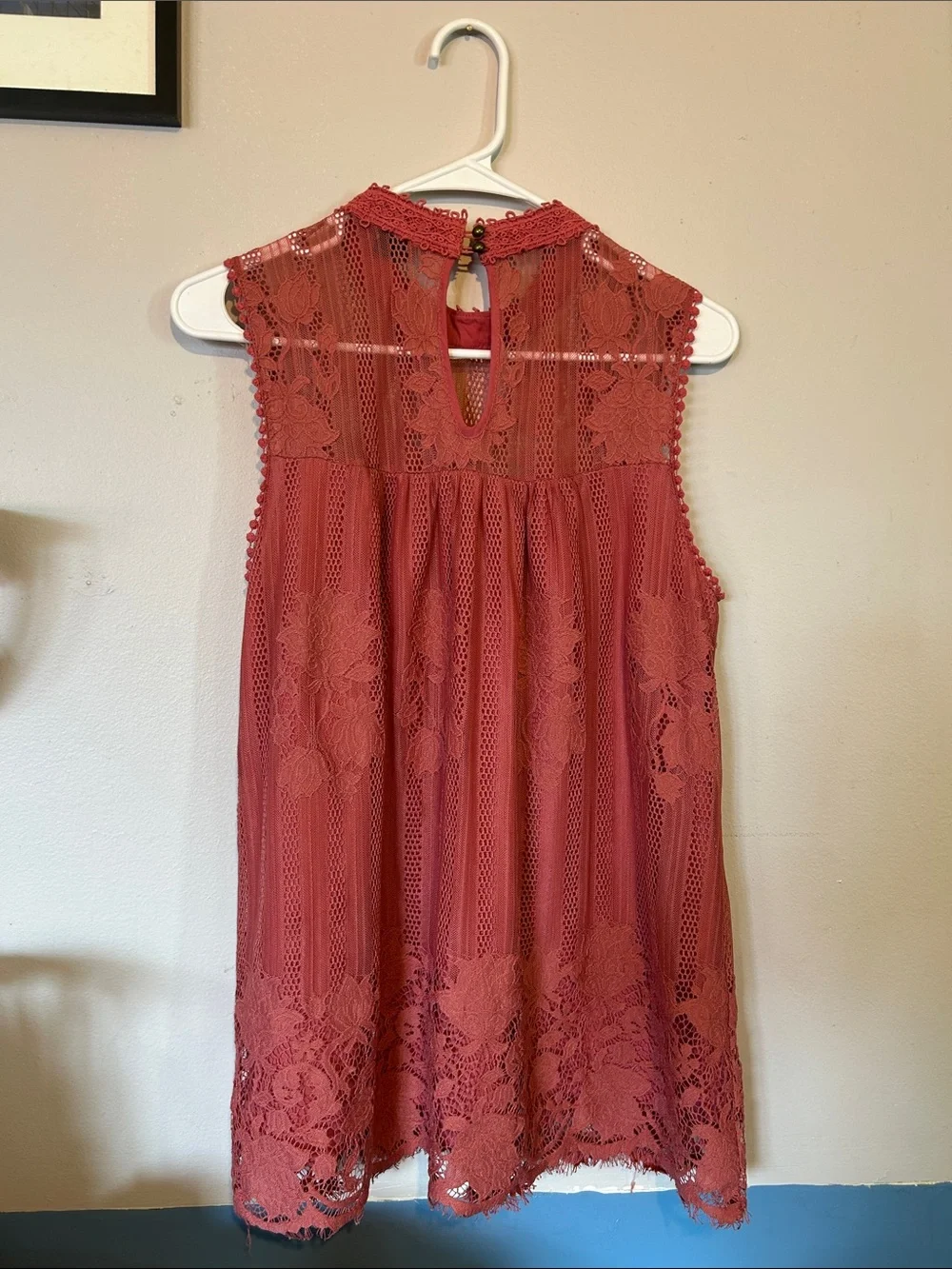 Woman’s Lace Sleeveless blouse - Dusty Rose